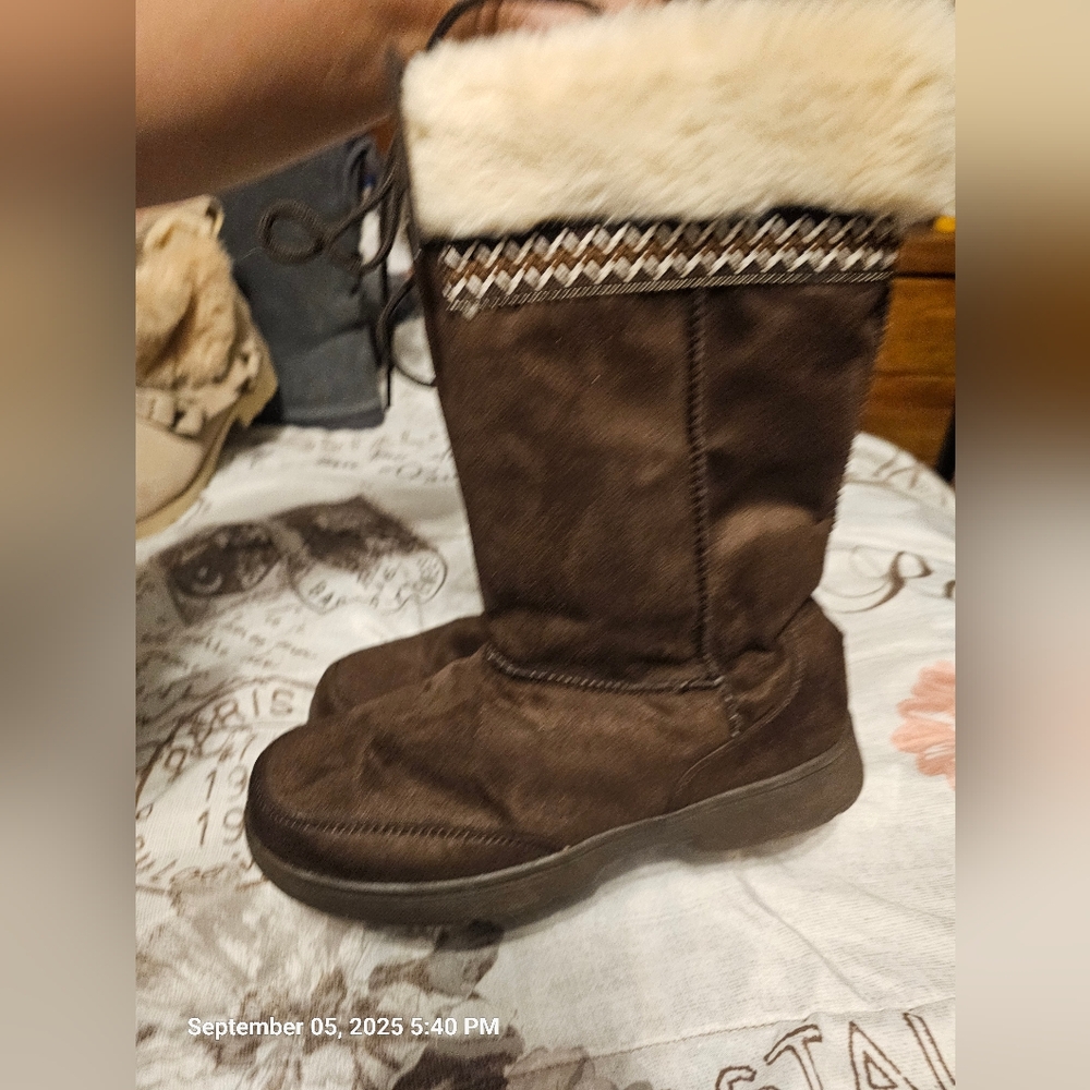 No Boundaries Brown Fur-Lined Boots. New. Tried On To Big For Me